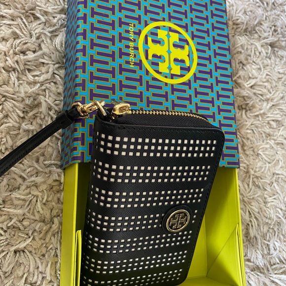 Tory Burch Handbags - Tory Burch black and white wallet